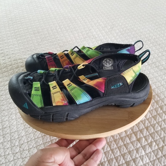 Keen | Newport Retro 10 Tie Dye Hiking Sandals - Picture 3 of 8